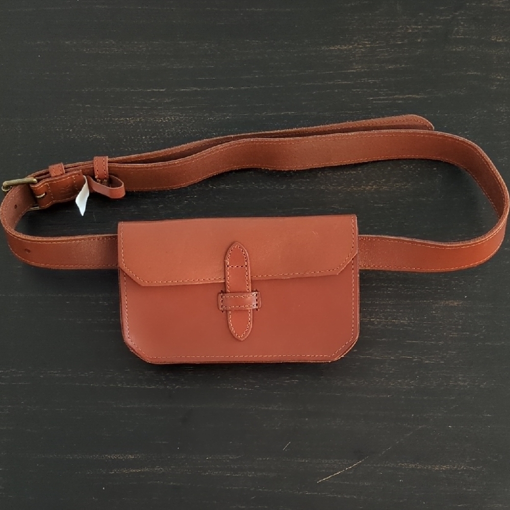 Banana Republic Brown Leather Belt
